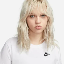 Nike - Women's Sportswear Club Essential - Funktionsshirt^ T-Shirts|Shirts, Hemden & Longsleeves